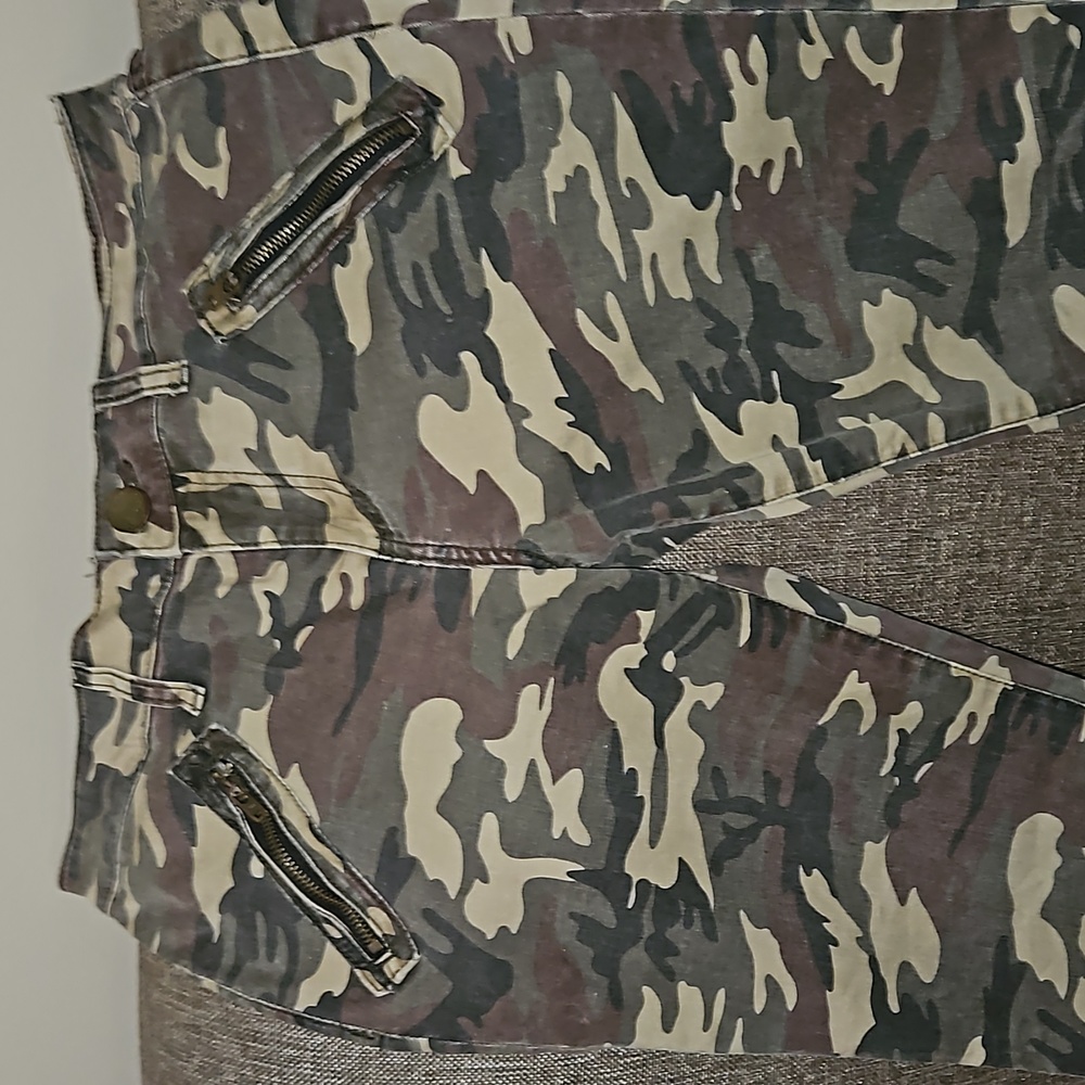 Cut From The Kloth Cameo Jeans